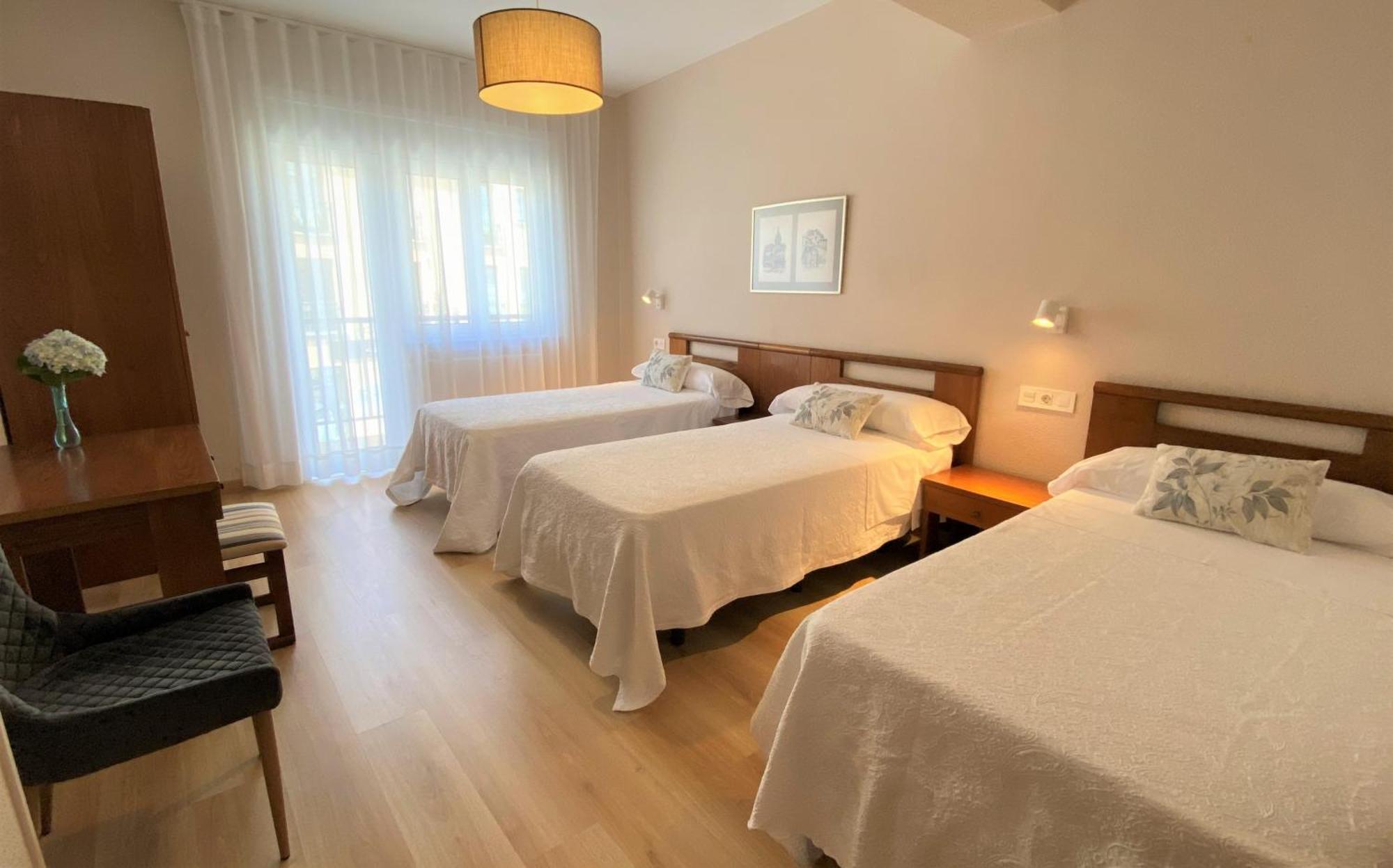 Hotel Ros Mary Ribadeo Esterno foto