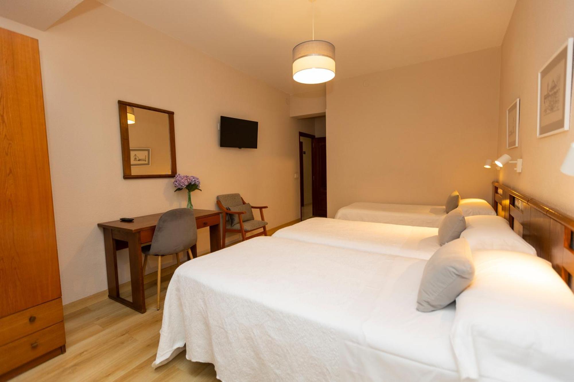 Hotel Ros Mary Ribadeo Esterno foto