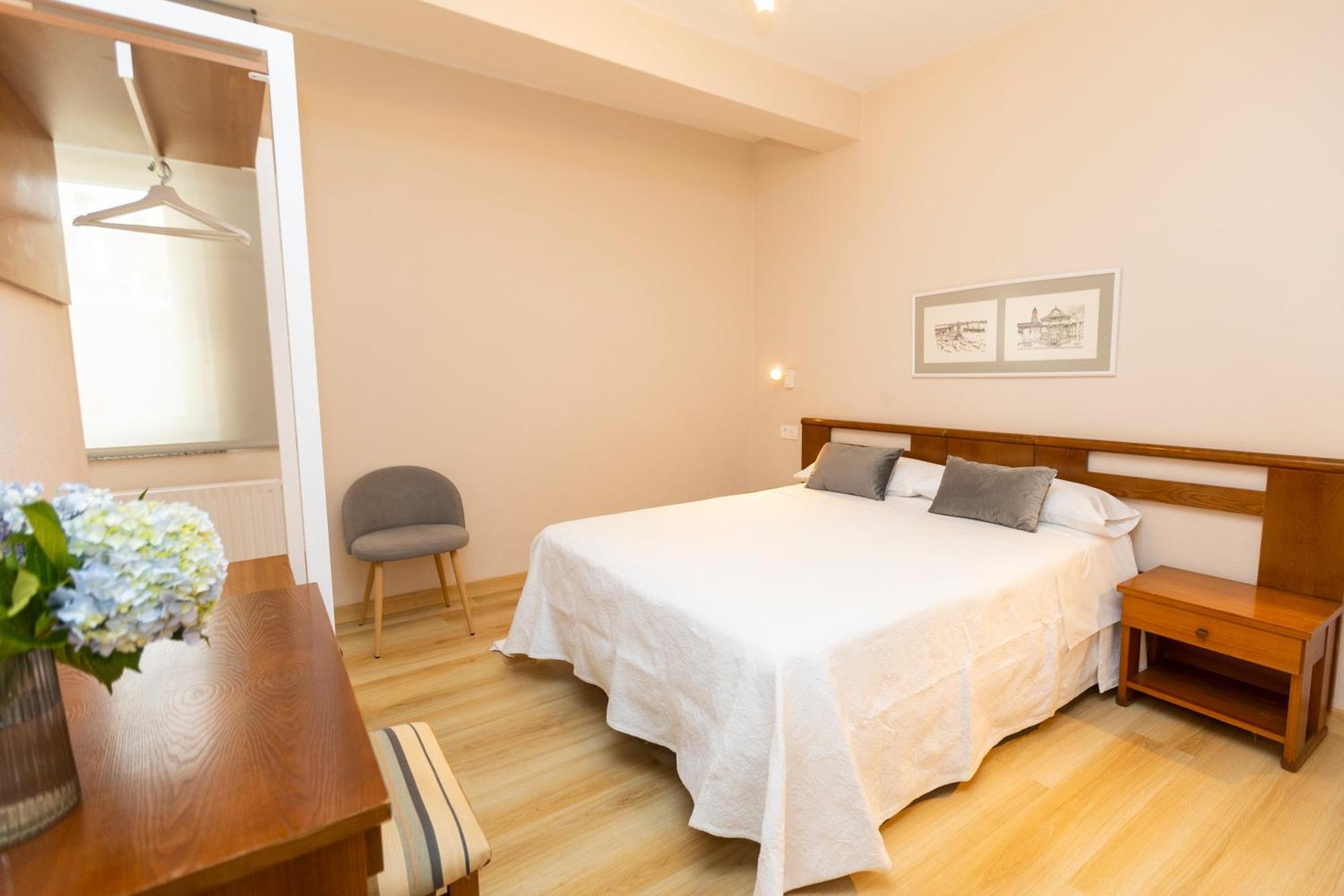 Hotel Ros Mary Ribadeo Esterno foto