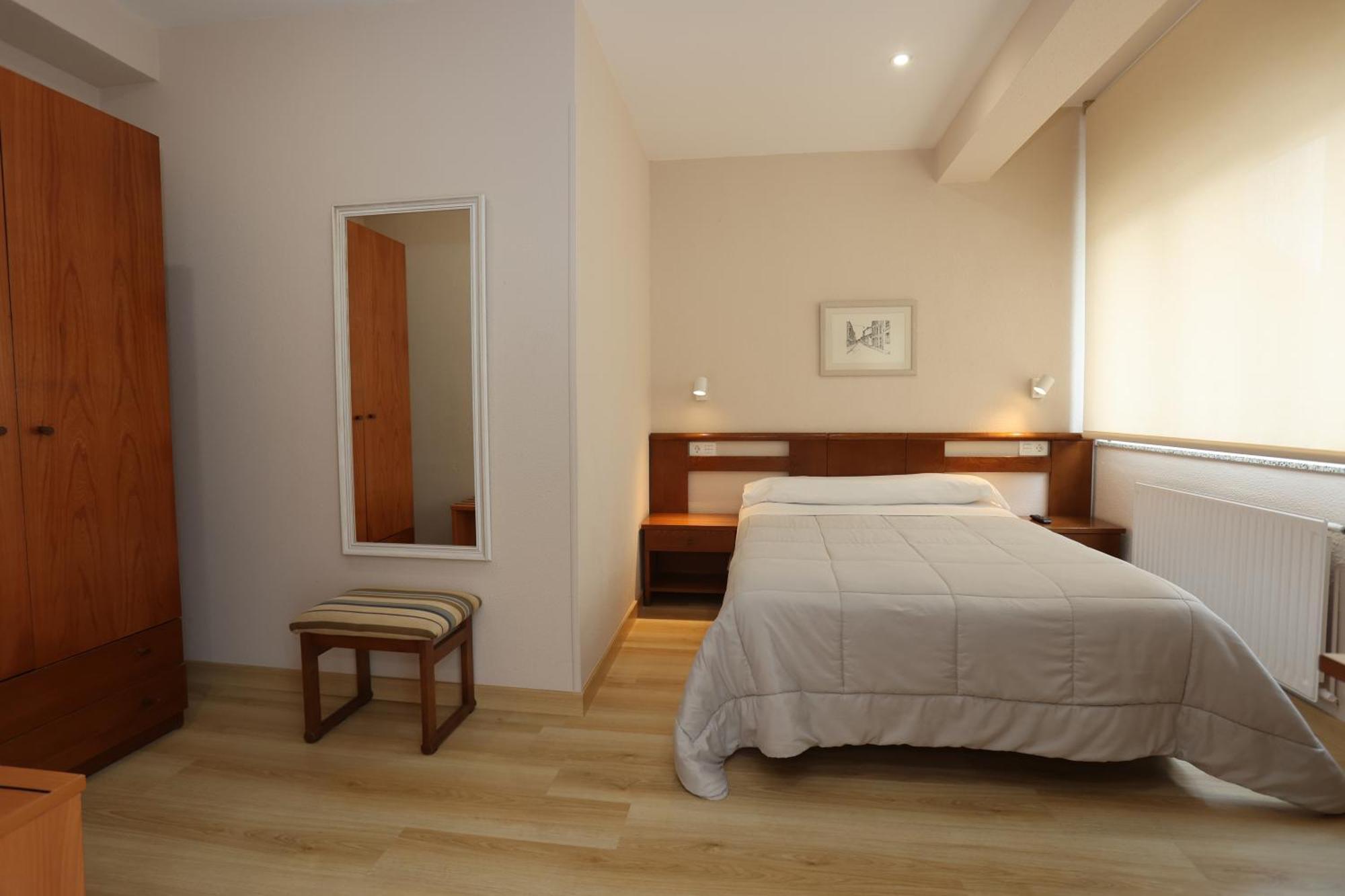 Hotel Ros Mary Ribadeo Esterno foto