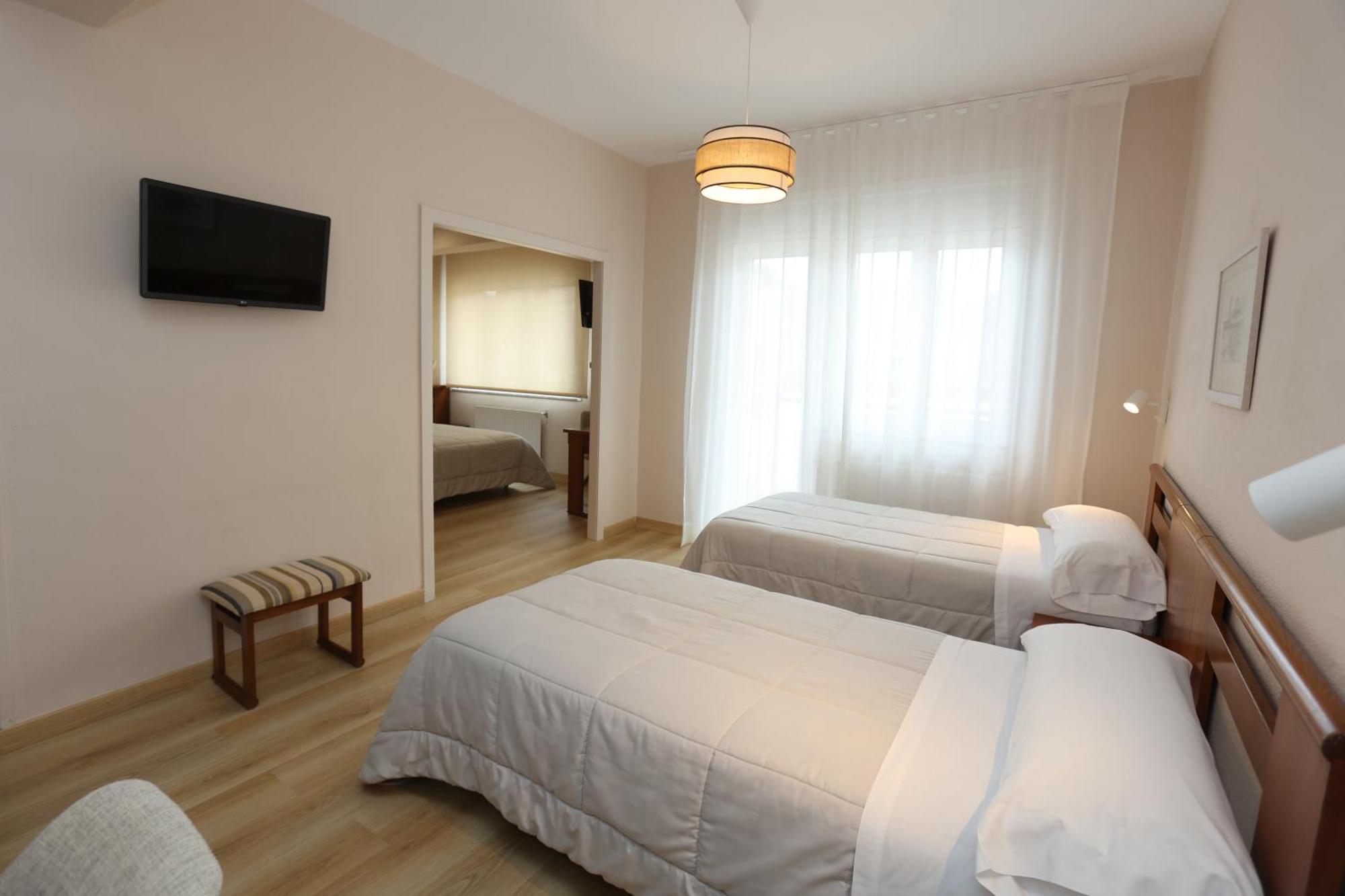 Hotel Ros Mary Ribadeo Esterno foto